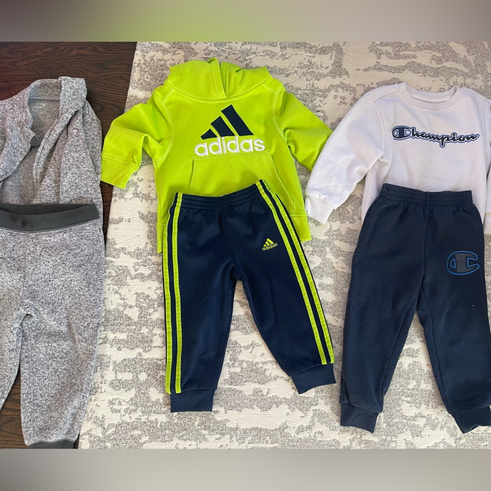 3 outfits 2t (adidas) 3t(champion and jumping beans)